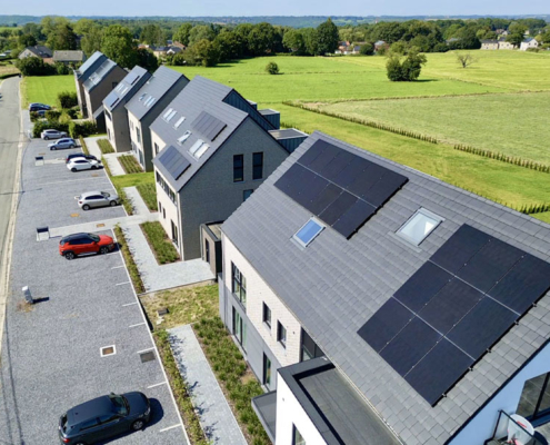 panneaux solaires JNL 430 sur plusieurs maisons à Clermont-sous-Huy