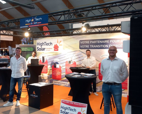 commerciaux photovoltaïques pendant un salon