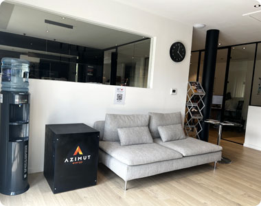 canapé et batterie Azimut dans le showroom High Tech Solar